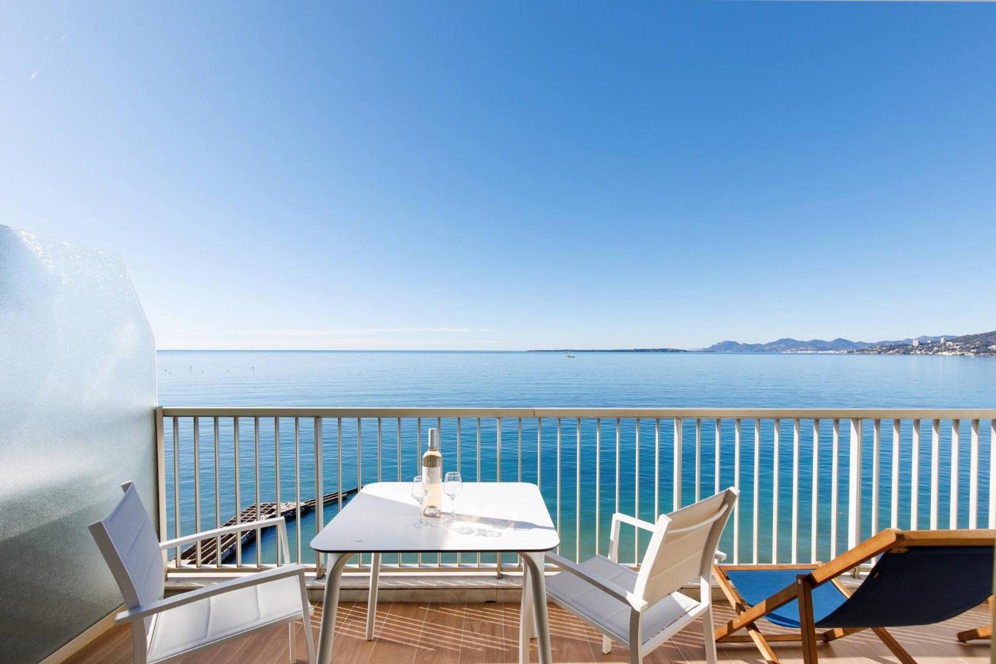Les Pins Luxueuse Front De